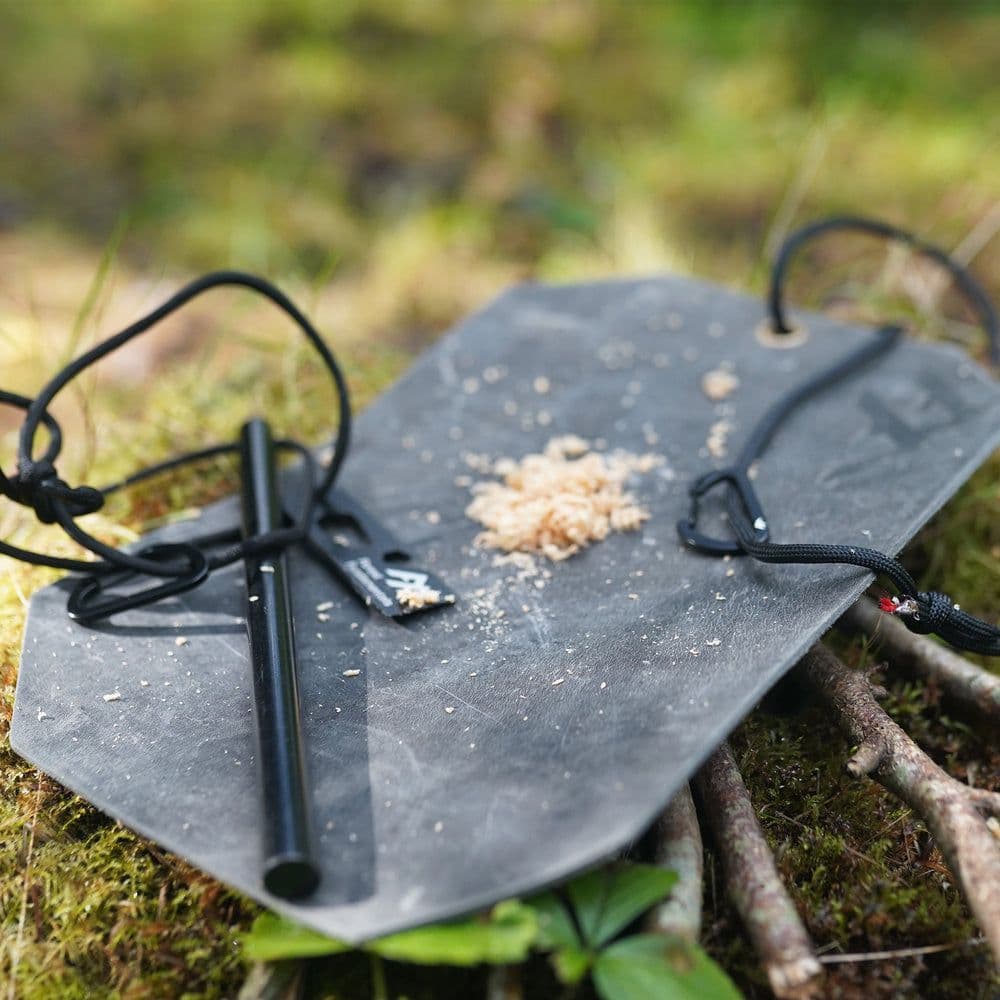 Forest Fundamentals Artisan Fire Mats 2mm Thick Waxed Leather Tinder Mats - Green