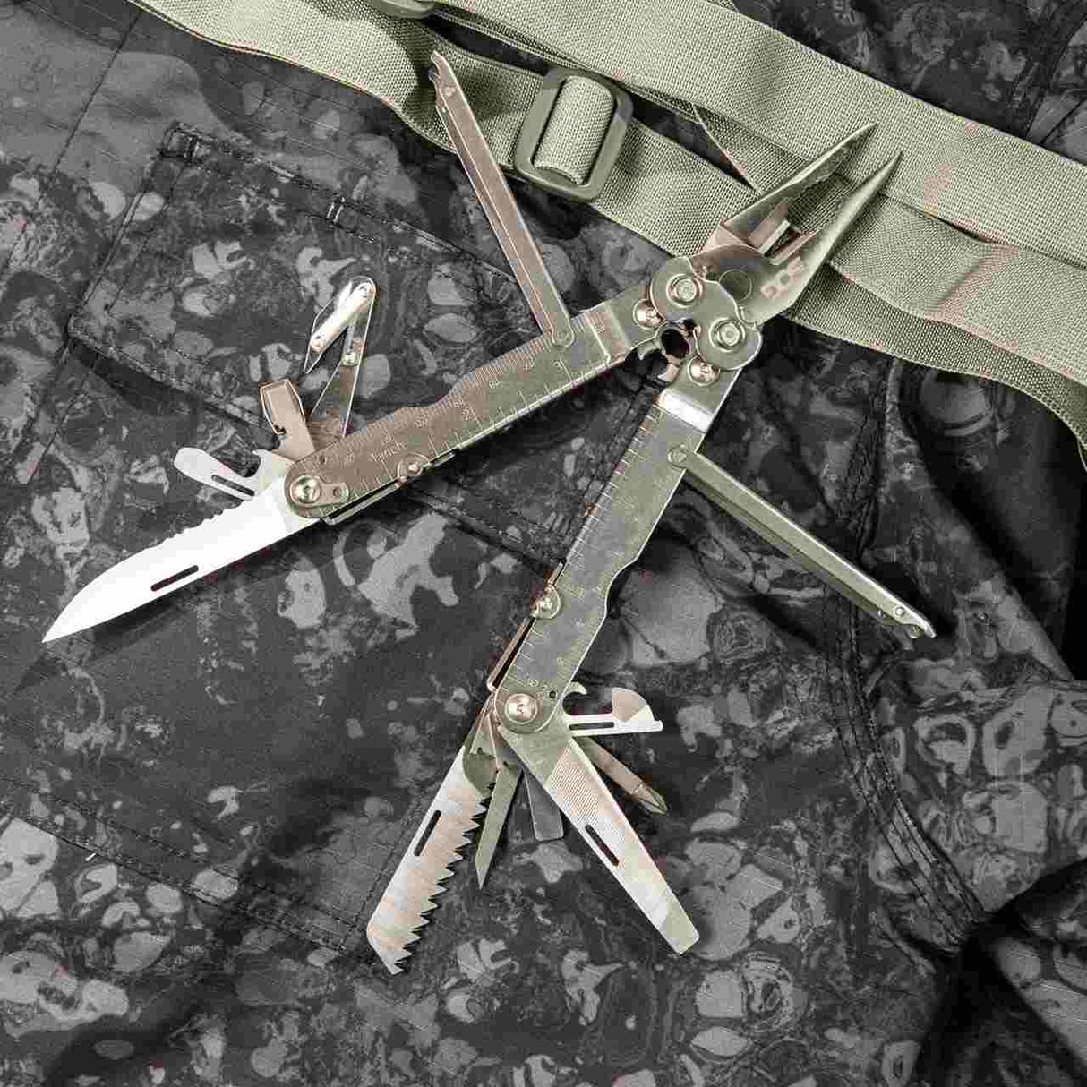 SOG Powerlock V-Cutter Multi Tool